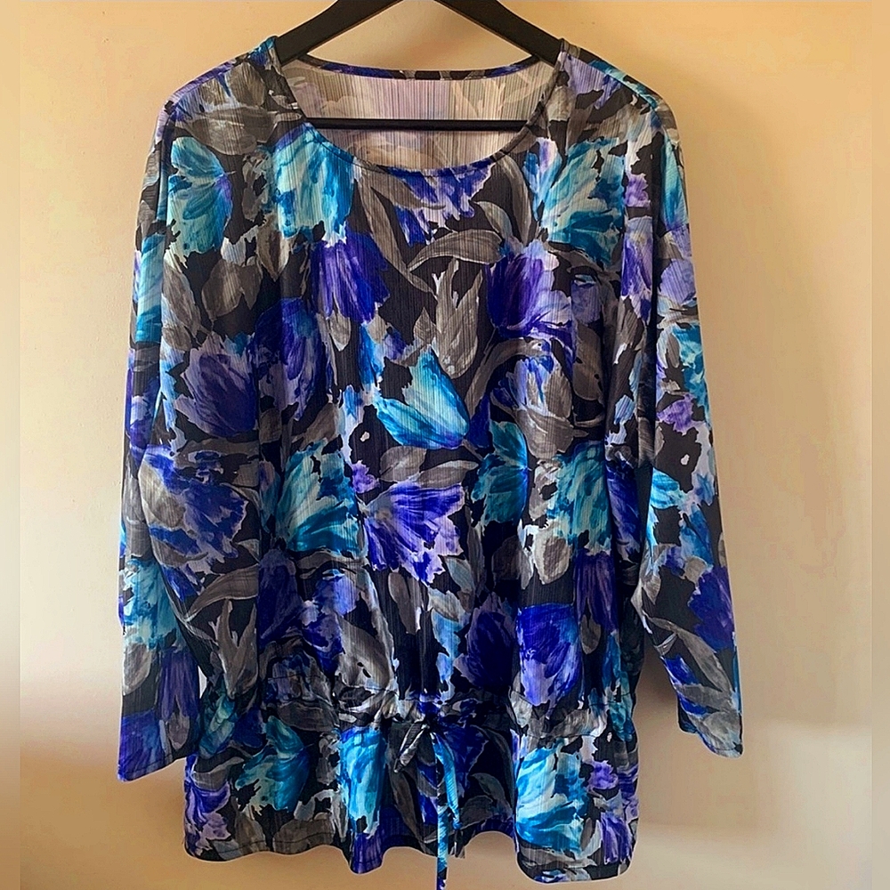 PRICE DROP - Pretty Flowing Tunic Blouse - Plus Size